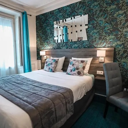 Hotel De La Ta 2*